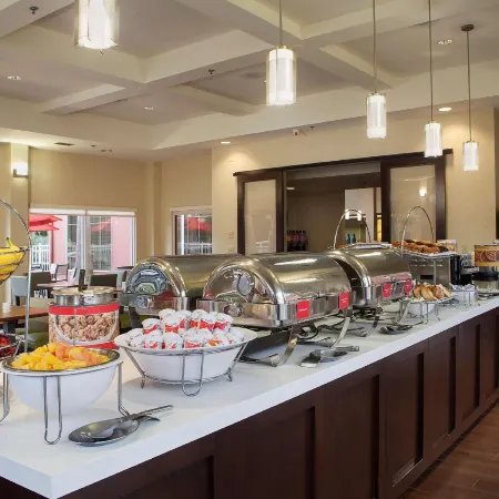 Hampton Inn Orlando/Lake Buena Vista Отели рядом с достопримечательностью «Grand Cypress Golf Club»