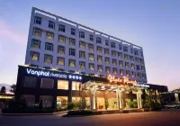 Van Phat Riverside Hotel