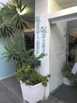 Hotel Holiday - parkir