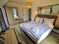 Lakeside Village 36 (+ Sauna) Hotels in Frymburk