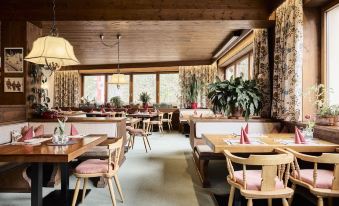 "Quality Hosts Arlberg" Hotel Garni Mössmer