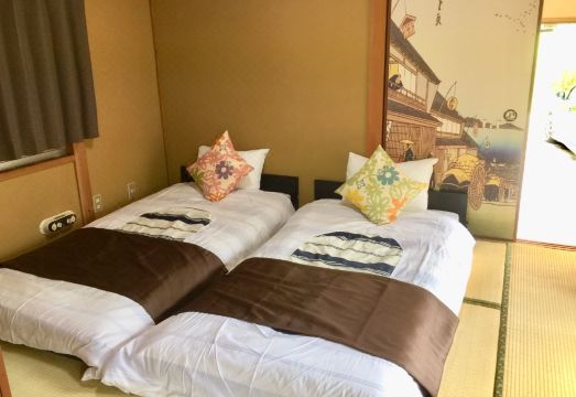 Garden-View Yufu 거실