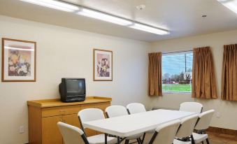Americas Best Value Inn and Suites Ada