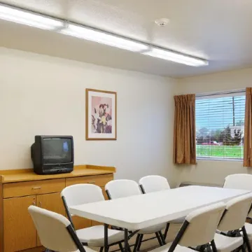 Americas Best Value Inn and Suites Ada