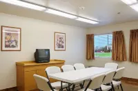 Americas Best Value Inn and Suites Ada