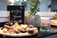 Radisson Hotel Zurich Airport - breakfast