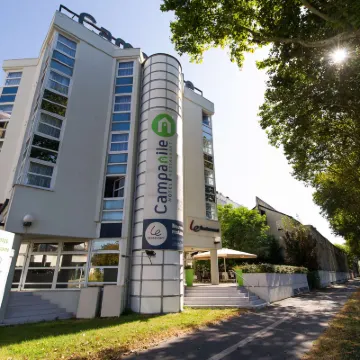 Four Points by Sheraton Reims Cathédrale Hotels near La Mine