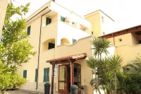 Hotel Club Bellavista فنادق في Chiesiola