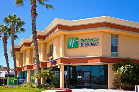 Holiday Inn Express Newport Beach Отели рядом с достопримечательностью «Ньюпорт-Бич»