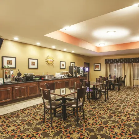 La Quinta Inn & Suites by Wyndham Hillsboro