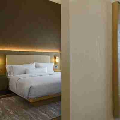 The Westin O'Hare Rooms