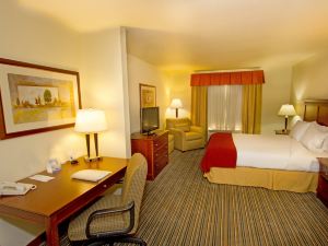 Holiday Inn Express & Suites Turlock-Hwy 99