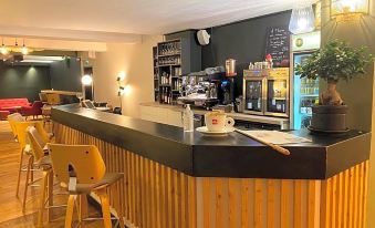 Le Miredames Hotel-Bar