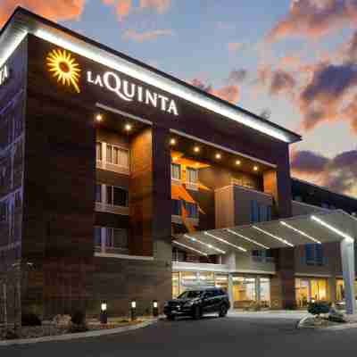 La Quinta Inn & Suites by Wyndham Cedar City Hotel Exterior