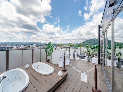 와트 호텔 객실 내부