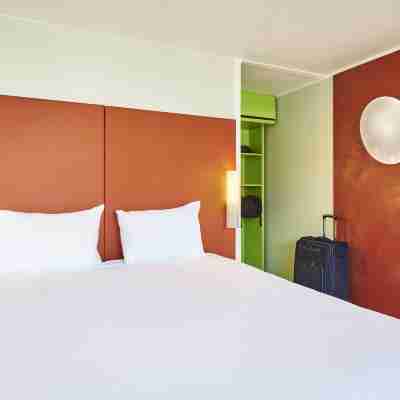 Greet  Hotel Versailles - Voisins le Bretonneux Rooms