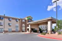 Holiday Inn Express & Suites FARMINGTON (BLOOMFIELD) by IHG Hotels in Bloomfield