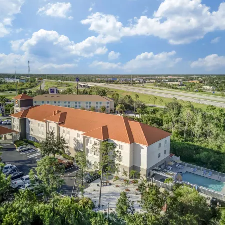 Comfort Inn & Suites Port Charlotte-Punta Gorda