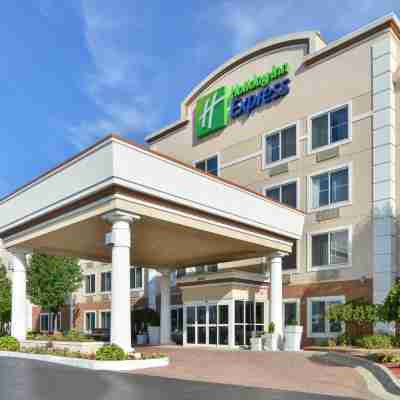 Holiday Inn Express Wixom Hotel Exterior
