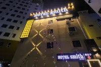 Busan Suyeong Hotel Smith โรงแรมในหาดควางอัลลี