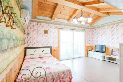 Taean Pastel Pension Hotels near Taeanhaean National Park