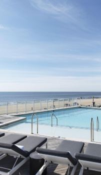 The 10 best hotels with bars in Long Branch from 241 USD for 2024
