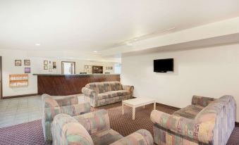 Super 8 by Wyndham Yuma
