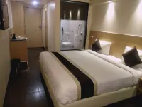 Hotel the Blossom Hotel di Vapi