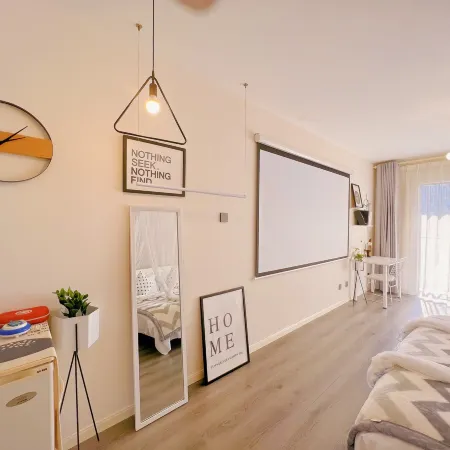Chengdu Yifujia Homestay (Taikoo Li Chunxi Road) Отели рядом с достопримечательностью «Цзиньцзян»