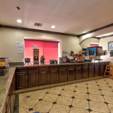 Ramada by Wyndham Oklahoma City Airport North