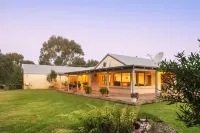 Acacia Chalets