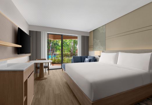 [코트야드 바이 메리어트 푸켓, 빠통 비치 리조트의 수영장 이미지]