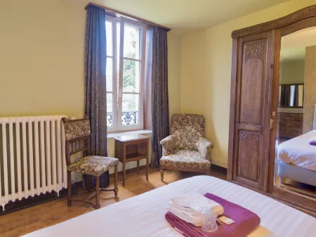 Why Not Renting a Whole Castle for Your holiday ?