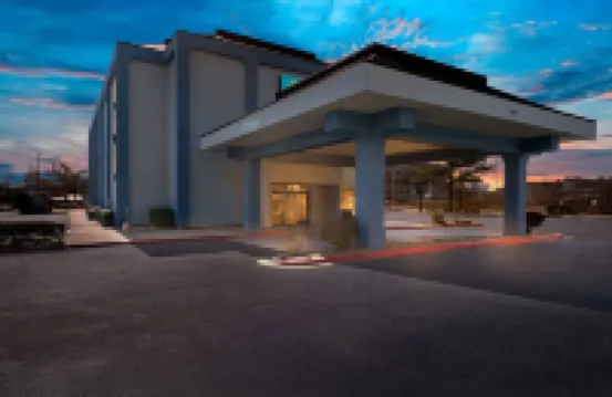Quality Inn & Suites North Little Rock Hotels in 