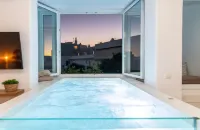 Vincenzo Family Rooms - Hot Tub