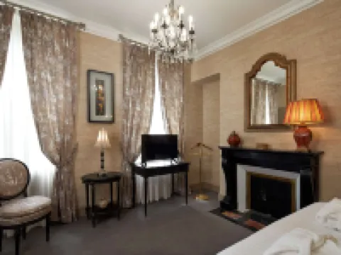 Le Clos De Bourgogne Hotels in Moulins
