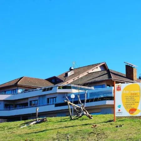 Vvf Lac Léman Évian-Les-Bains Отели рядом с достопримечательностью «Железнодорожный вокзал Эвиан»