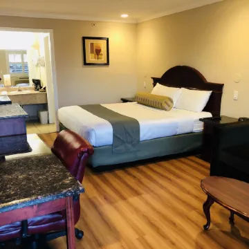 Dynasty Suites Hotel