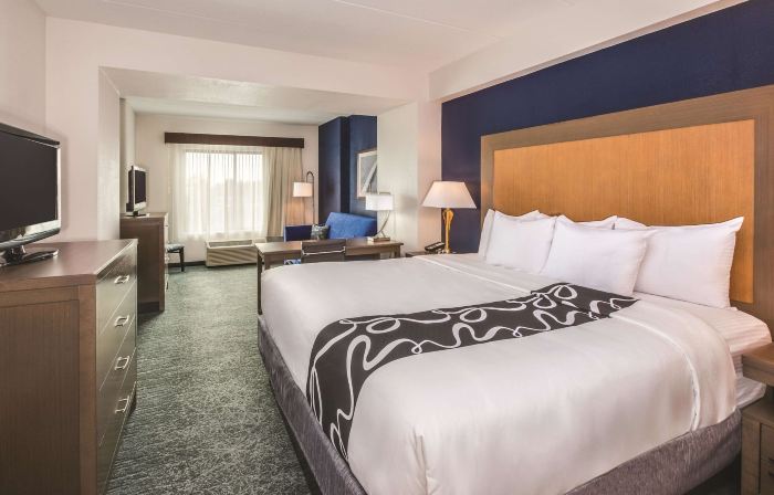 La Quinta Inn & Suites by Wyndham Philadelphia Airport