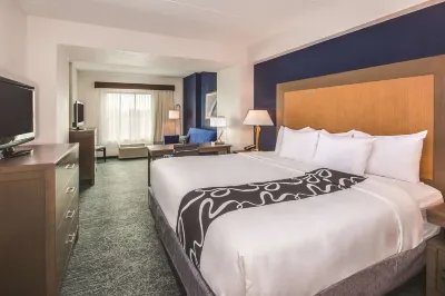 La Quinta Inn & Suites by Wyndham Philadelphia Airport Hotels near Subaru Park