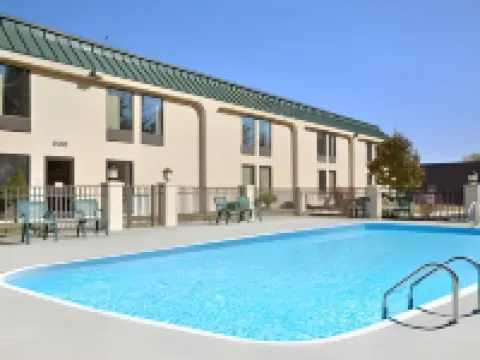 Quality Inn Hotels in Cape Girardeau County