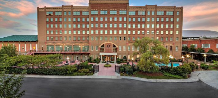 Carnegie Hotel & Spa Hotels in Johnson City