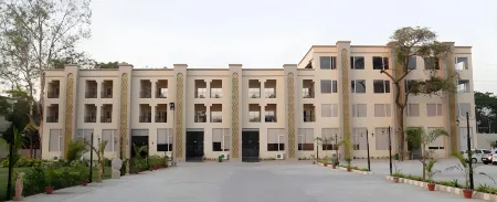 Hotel Brg Budget Stay Отели рядом с достопримечательностью «Стейтью Оф Юнити»