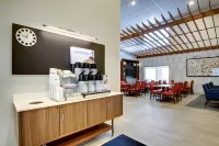 Holiday Inn Express & Suites AURORA - NAPERVILLE by IHG - breakfast