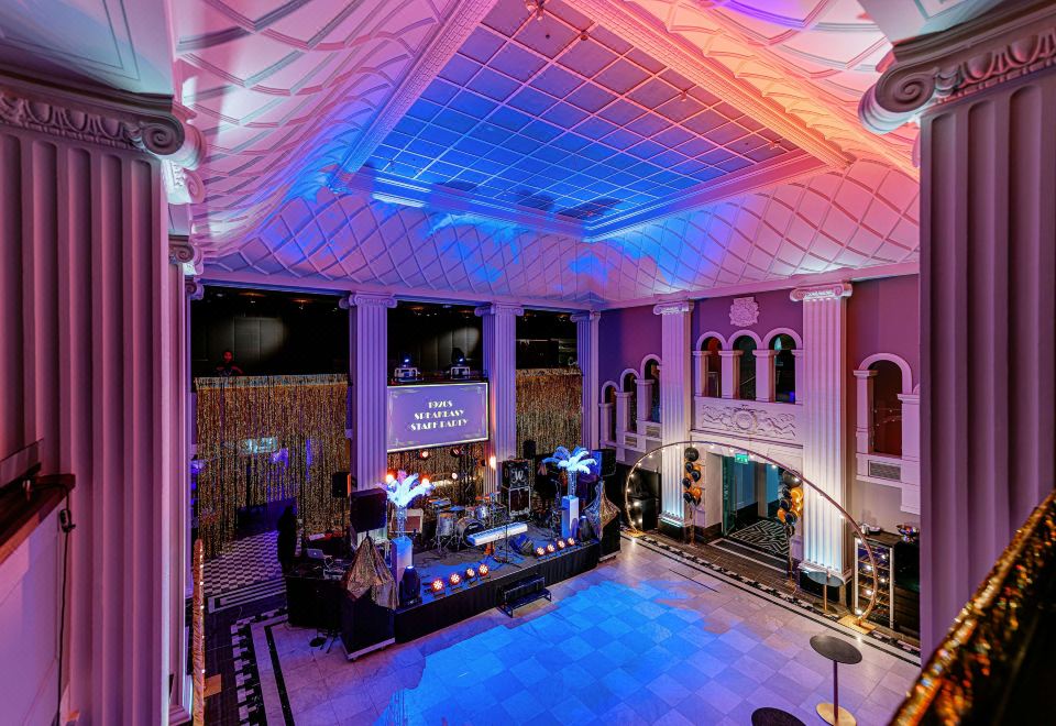 1. 래디슨 블루 플..