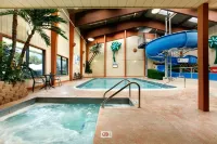 Quality Inn & Suites Hotels in Detroit Lakes