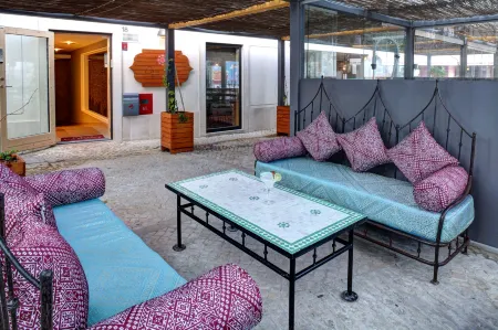 Casa da Praça Guest House Отели в г. Сесимбра