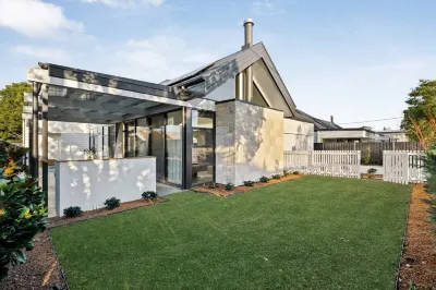 Maple on Edward, Berry - by Linnaeus Collection Hotel dekat Gerringong Railway Station
