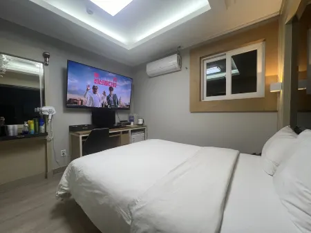 Gwangju (Samdong Station) Excursion