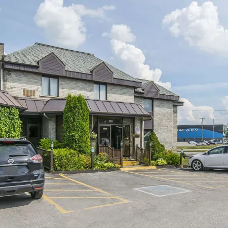 Quality Hotel & Suites
